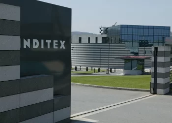 Inditex gana cifra récord de 2,980 millones en primer semestre, 6.8% más