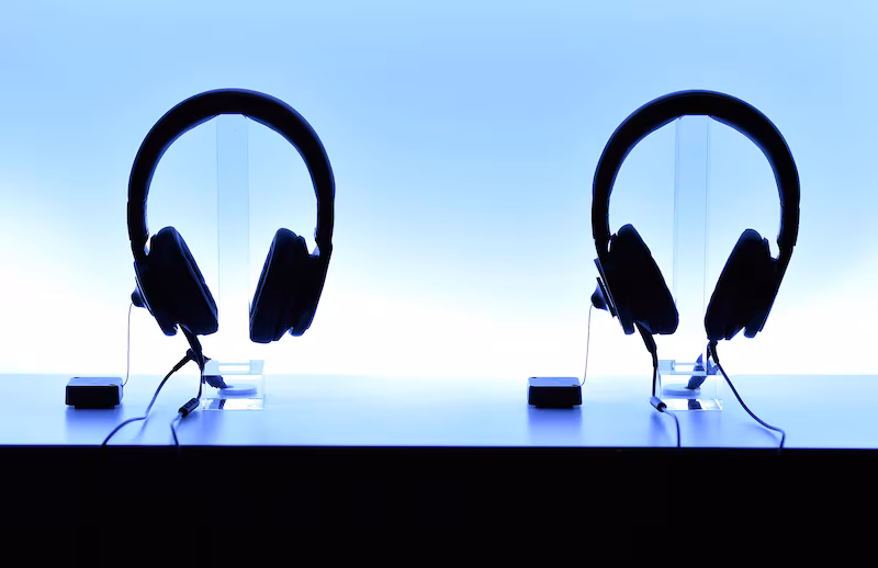 Suno lanza v6, sus nuevos modelos de IA desarrollados con Warner Music y BMG