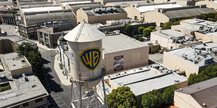 Autorizan a Paramount hasta 49.5% de capital extranjero tras fusión con Warner