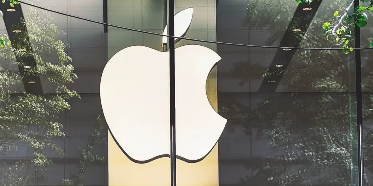 Apple enfrenta demanda en Reino Unido por rastreo de aplicaciones