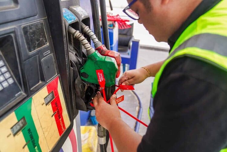 Gobierno decide congelar precios de las gasolinas, el gasoil y el GLP