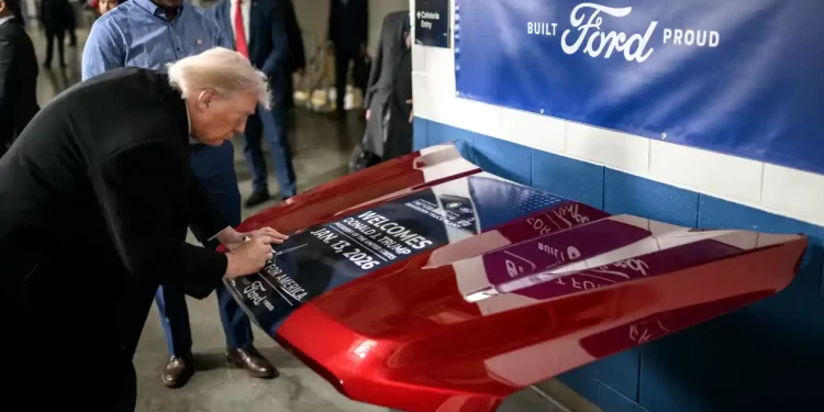 EU critica duramente acuerdos de Ford con firmas chinas