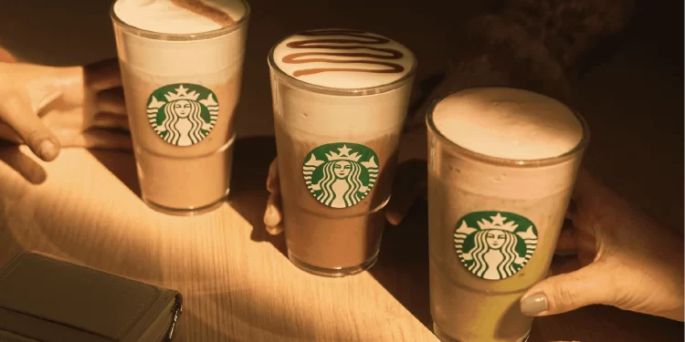 Starbucks acelera planes de reestructuración pese a la recuperación de las ventas